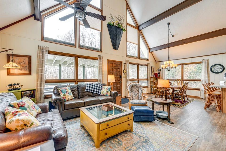 Family Friendly! Mtn Getaway in Maggie Valley House in Maggie Valley