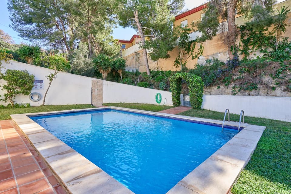 Property building, Swimming pool