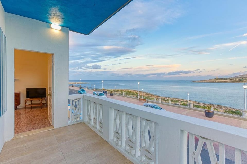 Natural landscape, View (from property/room), Balcony/Terrace, Sea view