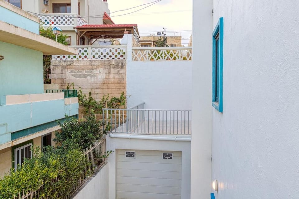 Property building, Balcony/Terrace