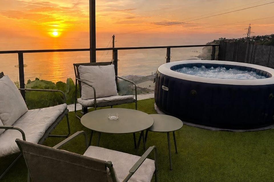 Patio, Day, Natural landscape, Hot Tub, Sea view, Sunset