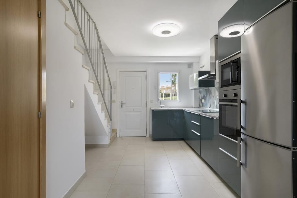 Property building, Kitchen or kitchenette, Living room