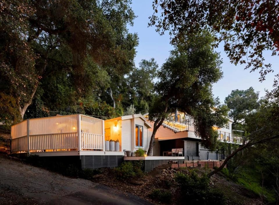 Hillside Hideaway Guest House in Topanga Canyon House in Topanga