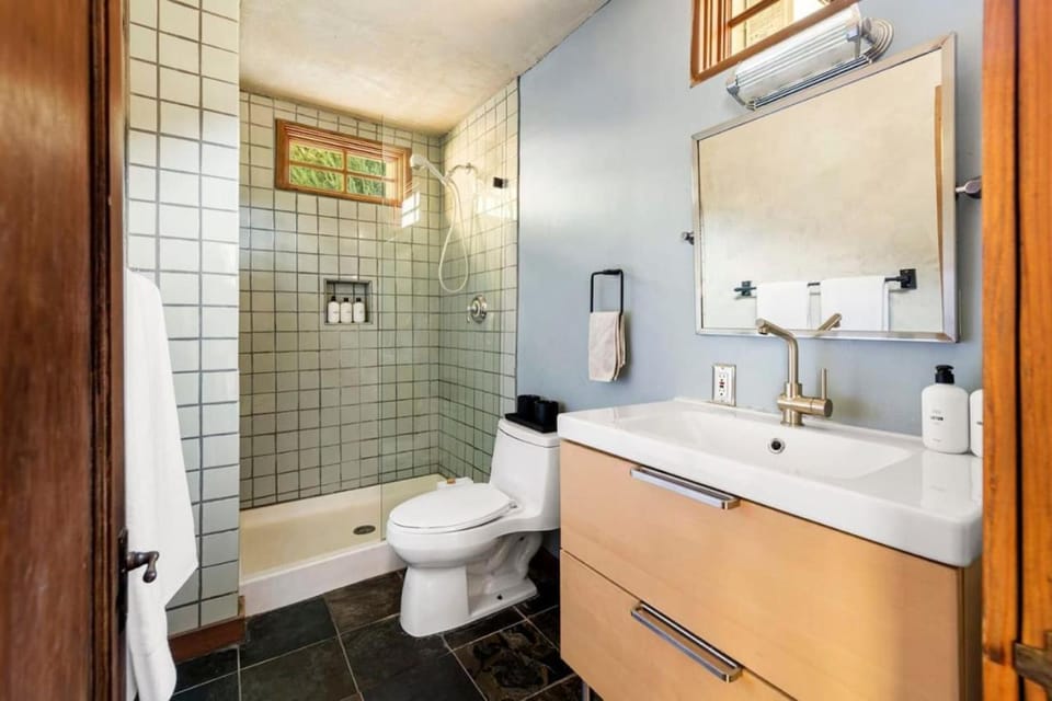 Hillside Hideaway Guest House in Topanga Canyon House in Topanga