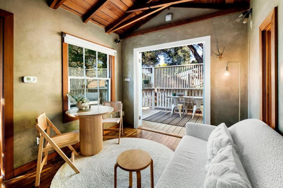 Hillside Hideaway Guest House in Topanga Canyon House in Topanga