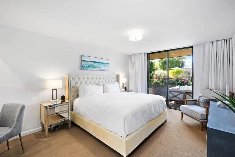 Sunrise Sanctuary Monthly Retreat with Pool House in Rancho Mirage