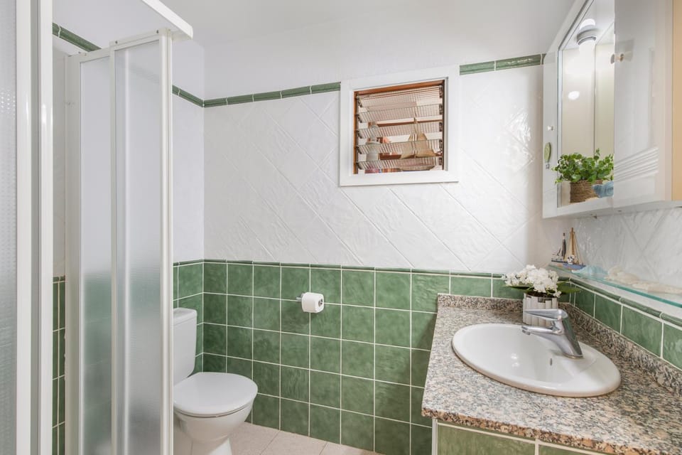 Bathroom, Living room