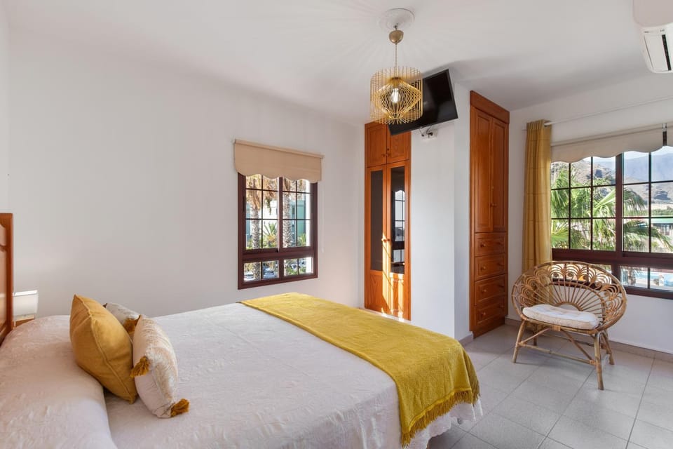 Property building, Living room, Bedroom