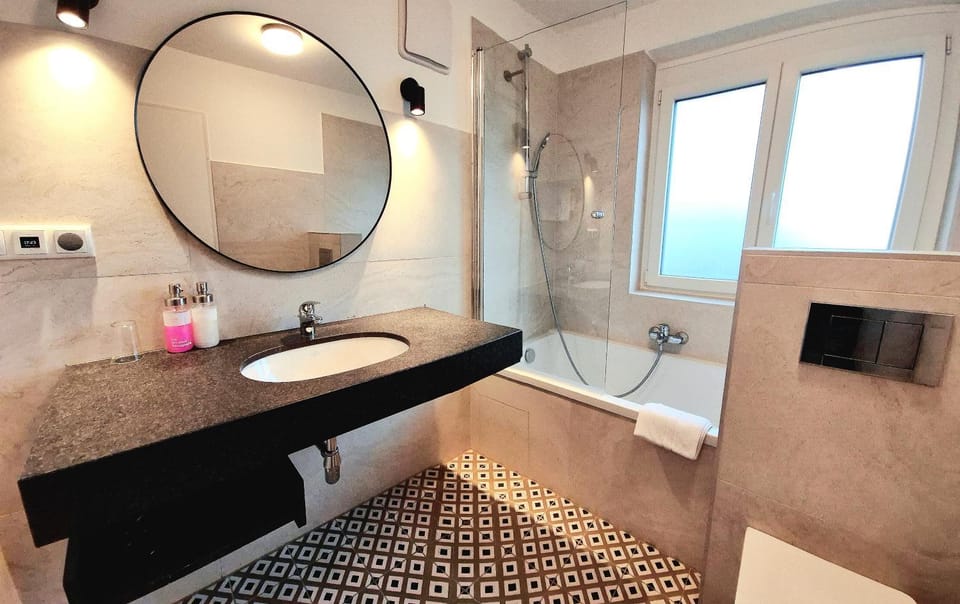 Bathroom, Bath