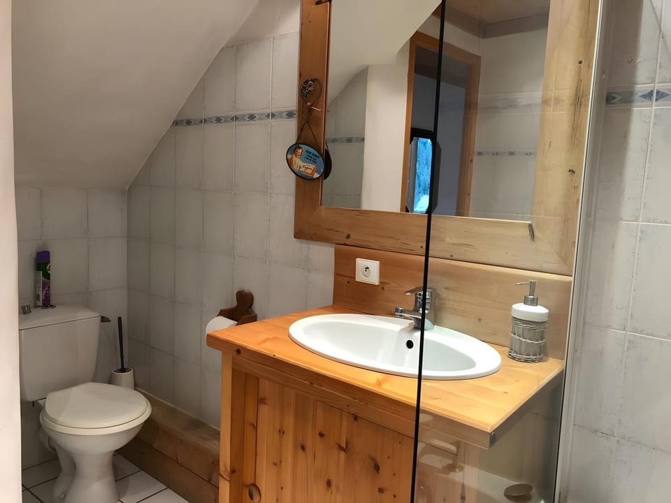 Bathroom, Living room