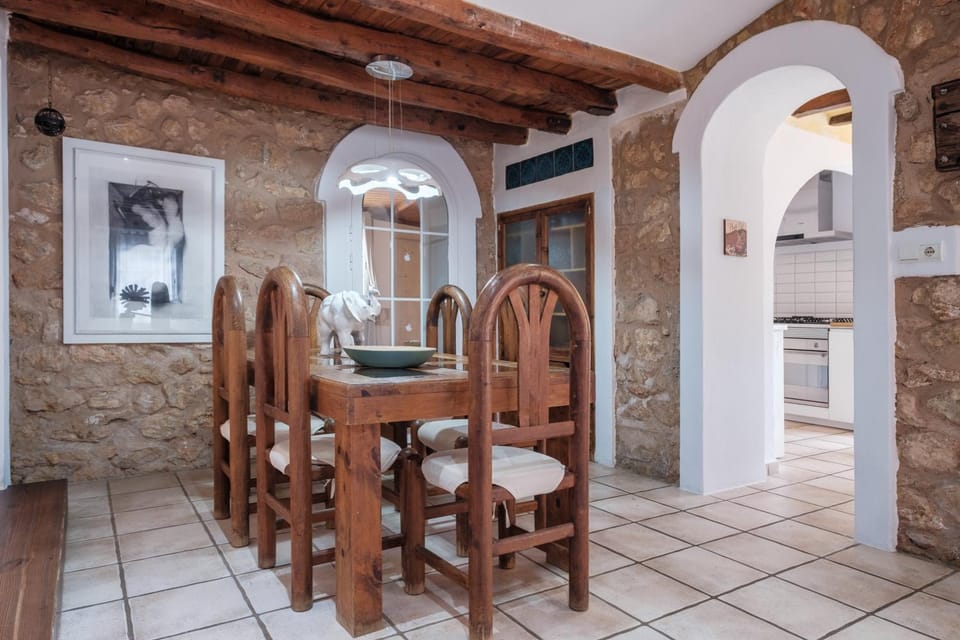 Property building, Kitchen or kitchenette, Living room