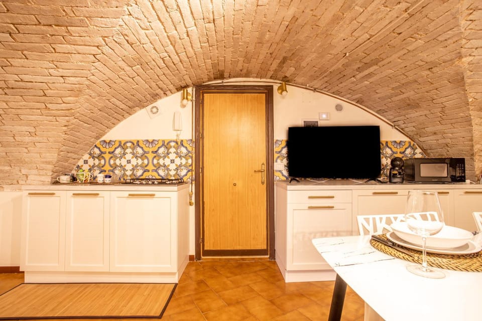 TV and multimedia, Kitchen or kitchenette