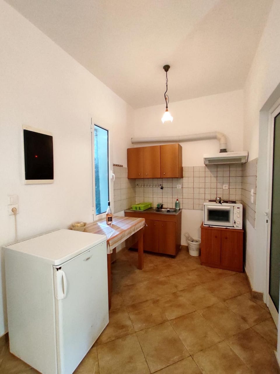 Kitchen or kitchenette, stove