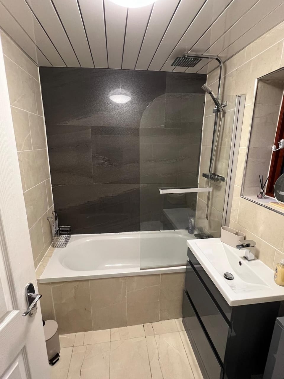 Shower, Bathroom, Bath, towels
