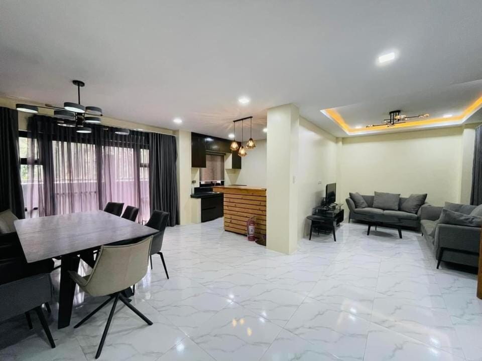 3 Storey Baguio Modern Transient House by DeiGratia House in Baguio
