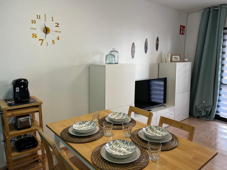 TV and multimedia, Living room, Dining area