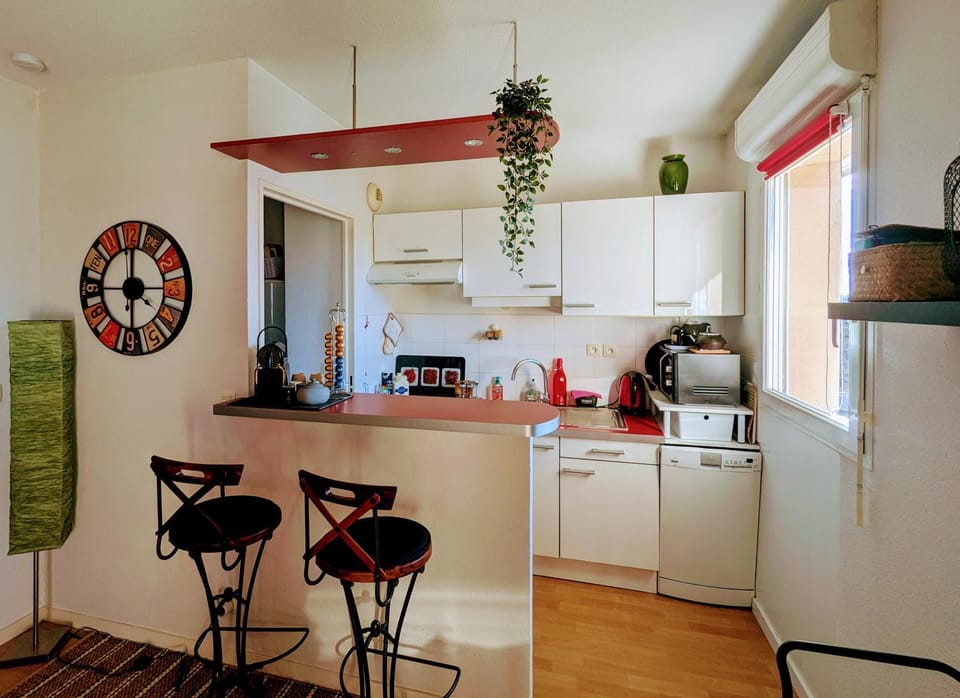 Kitchen or kitchenette, Dining area, dishwasher, oven, stove, toaster