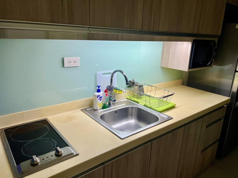 Modern Comfort Living! Netflix Ready Apartment in Quezon City
