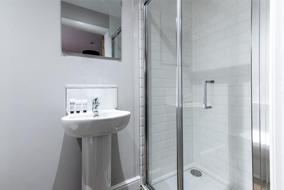3-Bed House - Ideal for Contractors and Families Bed and Breakfast in Nottingham