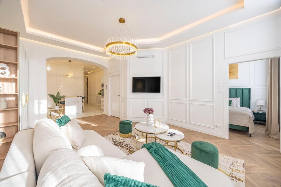 TV and multimedia, Living room, Seating area, wardrobe