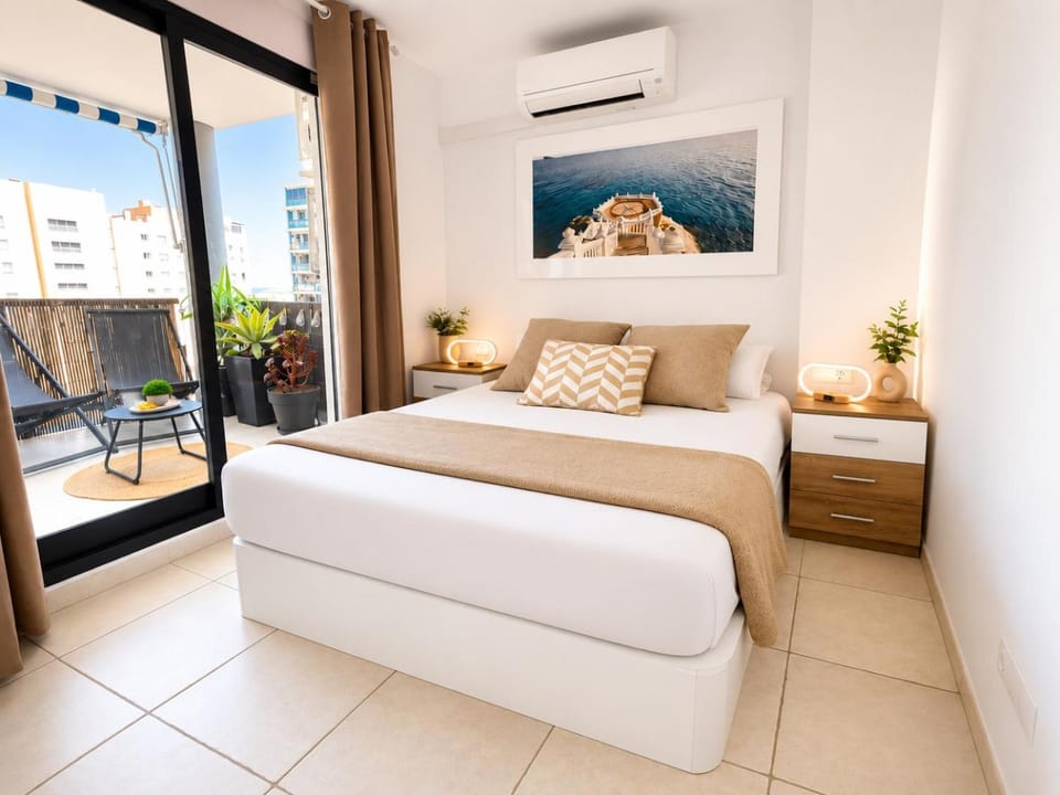 Bed, Night, Balcony/Terrace, Photo of the whole room, Bedroom, furniture, internet, air conditioner