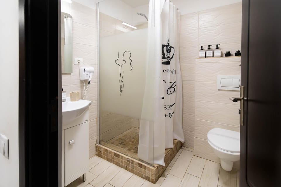 Shower, Toilet, Bathroom