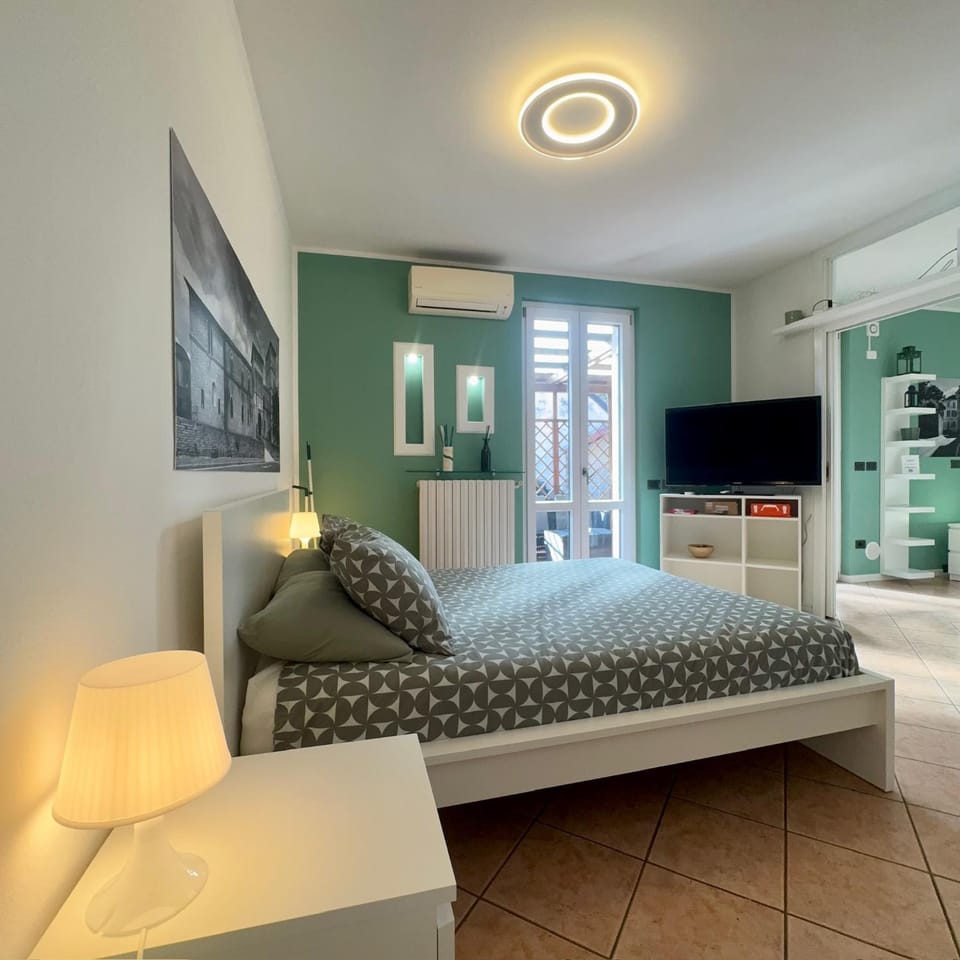 TV and multimedia, Bedroom, air conditioner