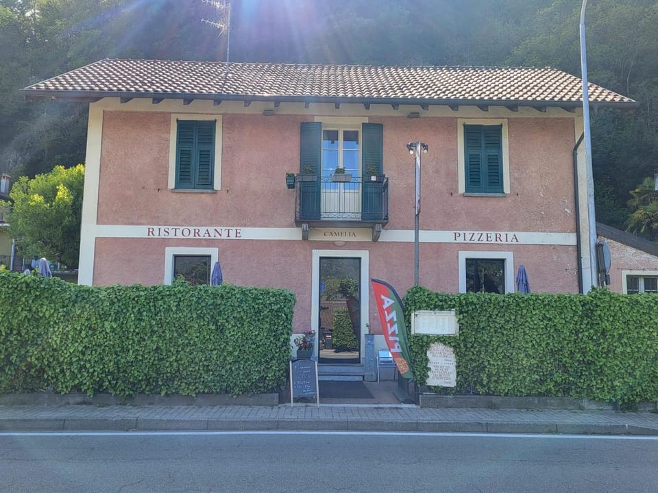 Property building, Restaurant/places to eat