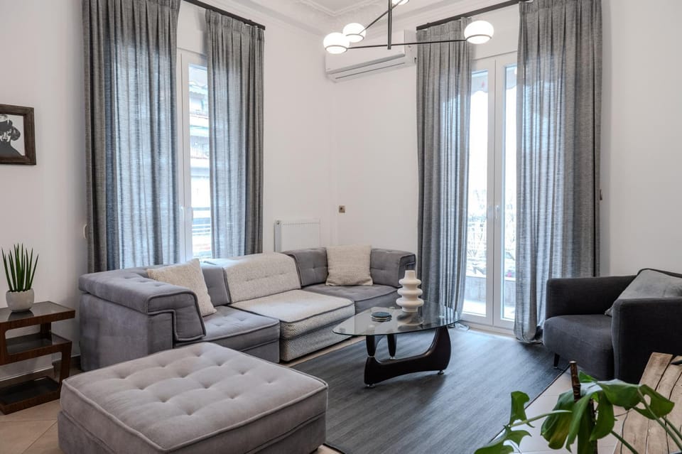 Living room, Seating area, air conditioner