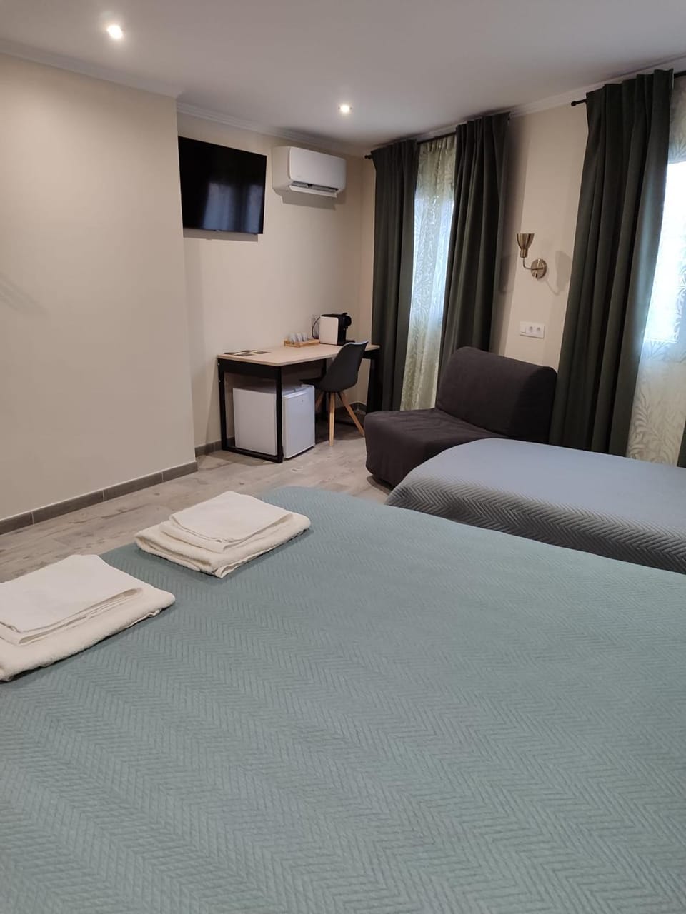 Photo of the whole room