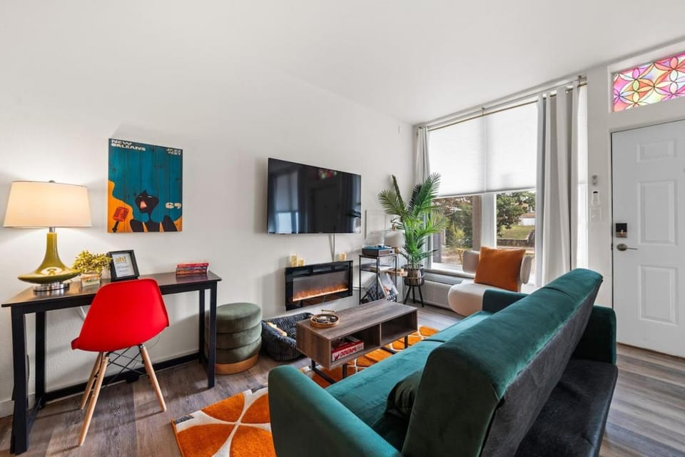 TV and multimedia, Living room, fireplace