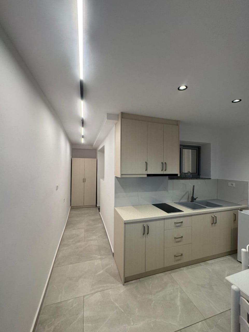 Spring House Apartment in Ksamil