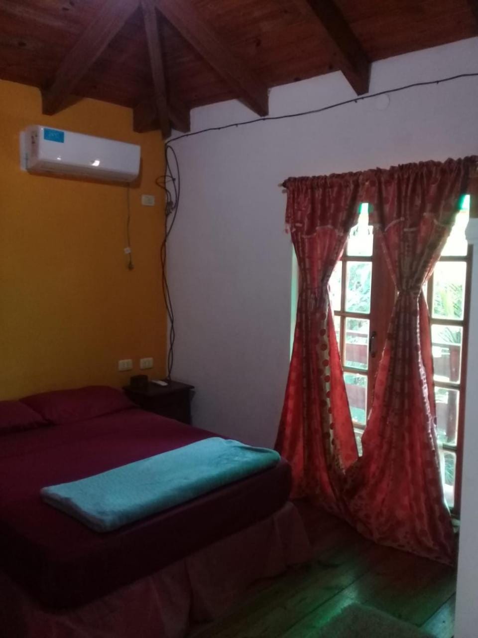 Bed, Photo of the whole room, Bedroom, air conditioner