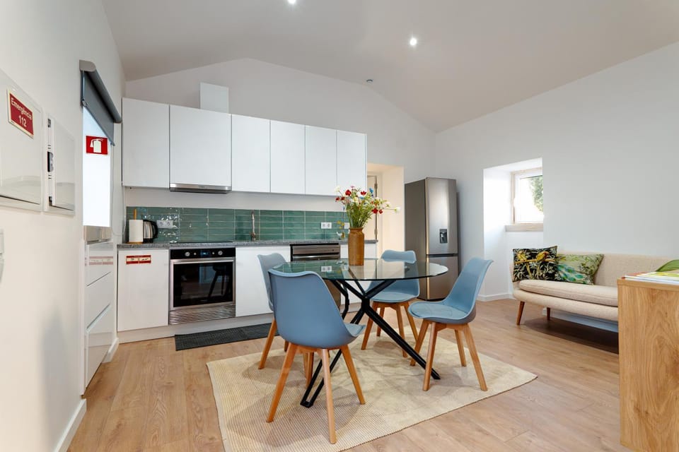Dining area, kitchen