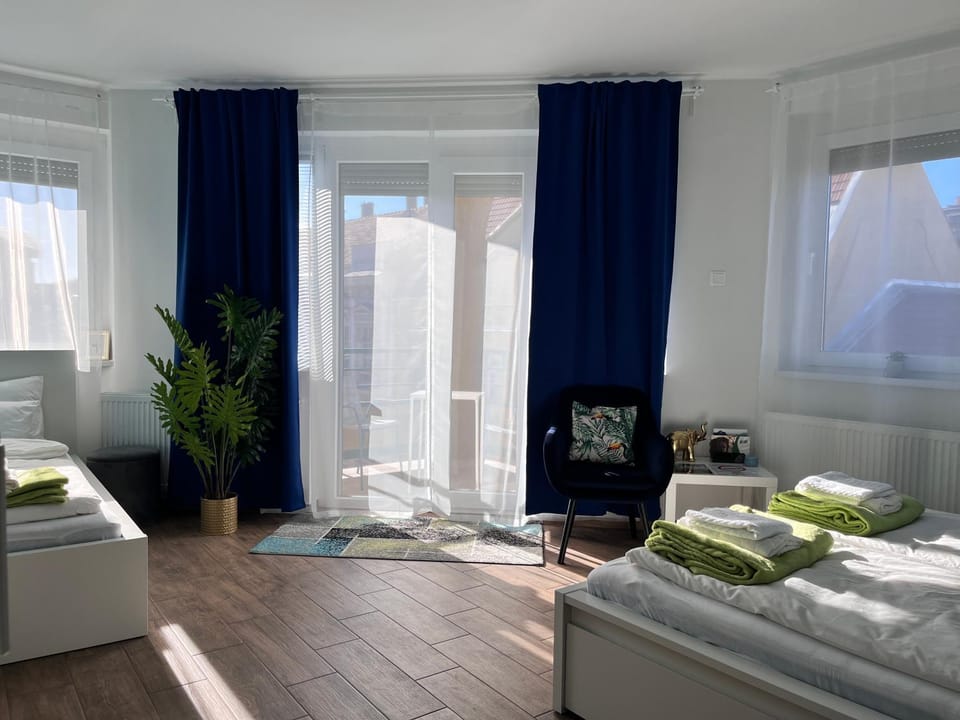 Bed, Living room, Photo of the whole room, Bedroom, towels
