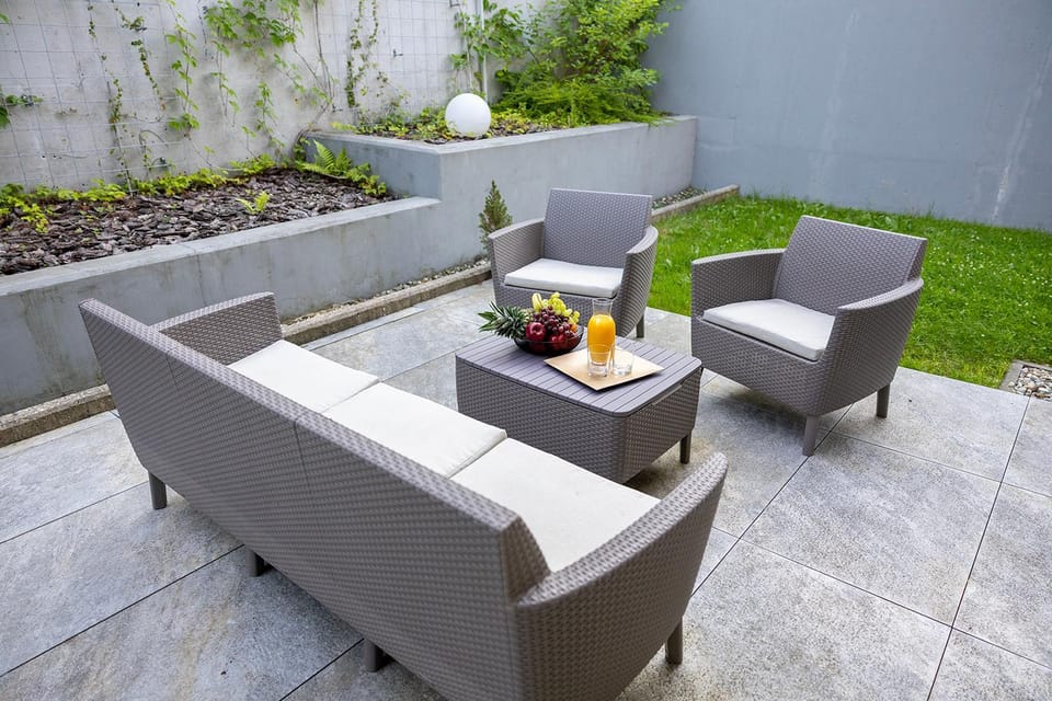 Patio, Seating area