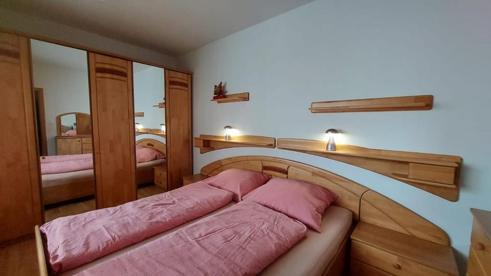 Bedroom, wardrobe