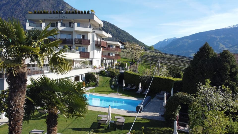 Property building, Swimming pool