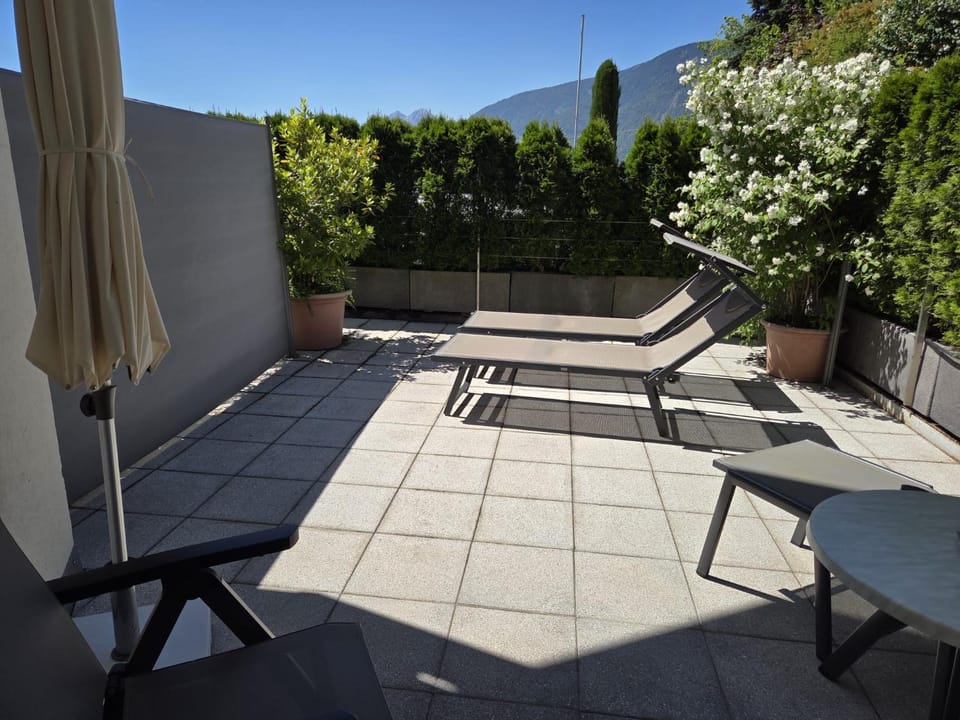 Balcony/Terrace, sunbed
