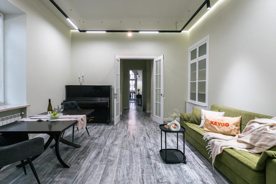 TV and multimedia, Living room, Seating area