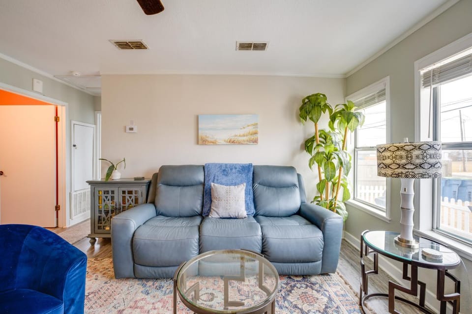 Walk to Beach & Pier: Updated Abode in Rockport! House in Rockport