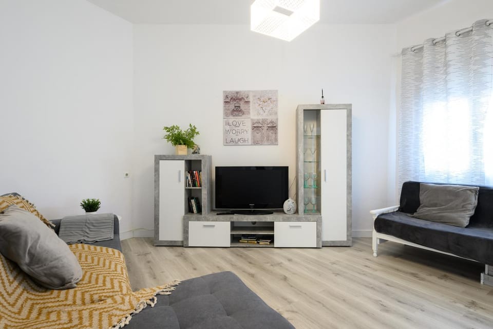 Communal lounge/ TV room, Evening entertainment
