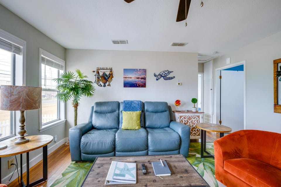 Walk Dtwn: Pet-Friendly Townhome in Rockport House in Rockport