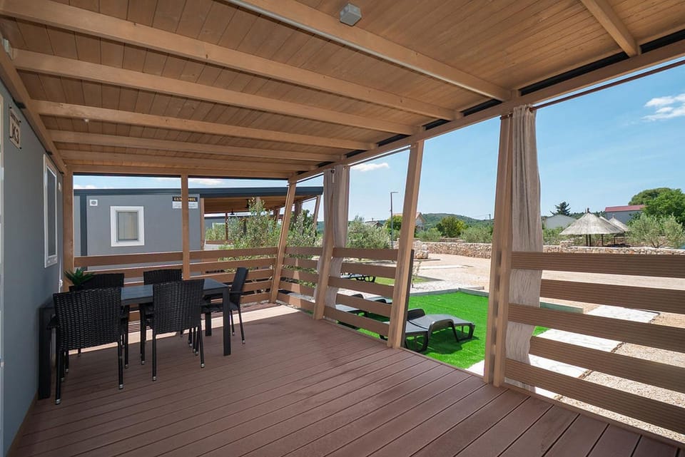 View (from property/room), Balcony/Terrace, Seating area