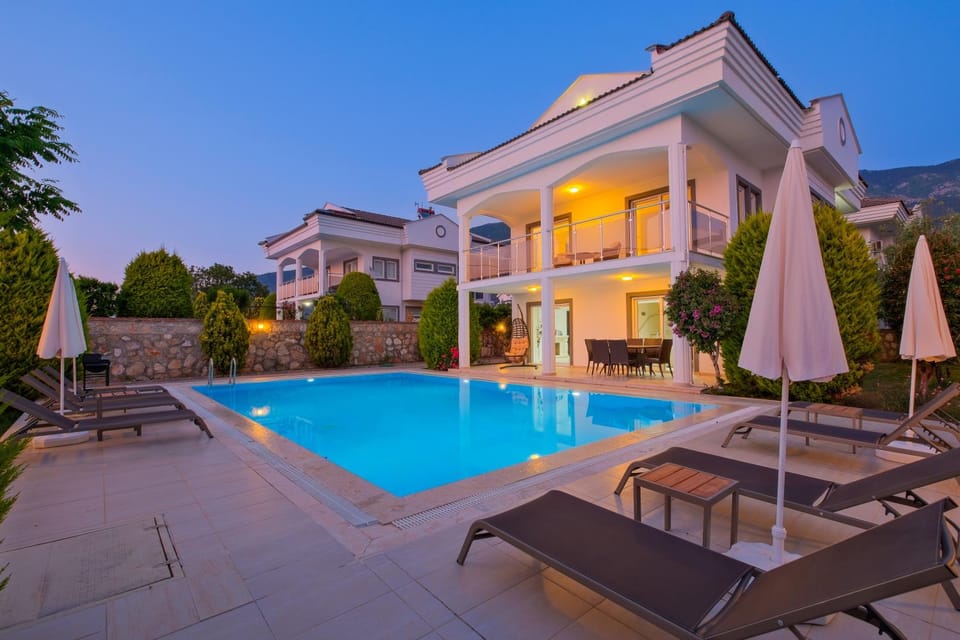 Property building, Swimming pool