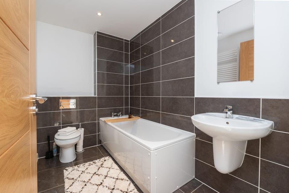 Pure Ashton by Artsy House in Bristol