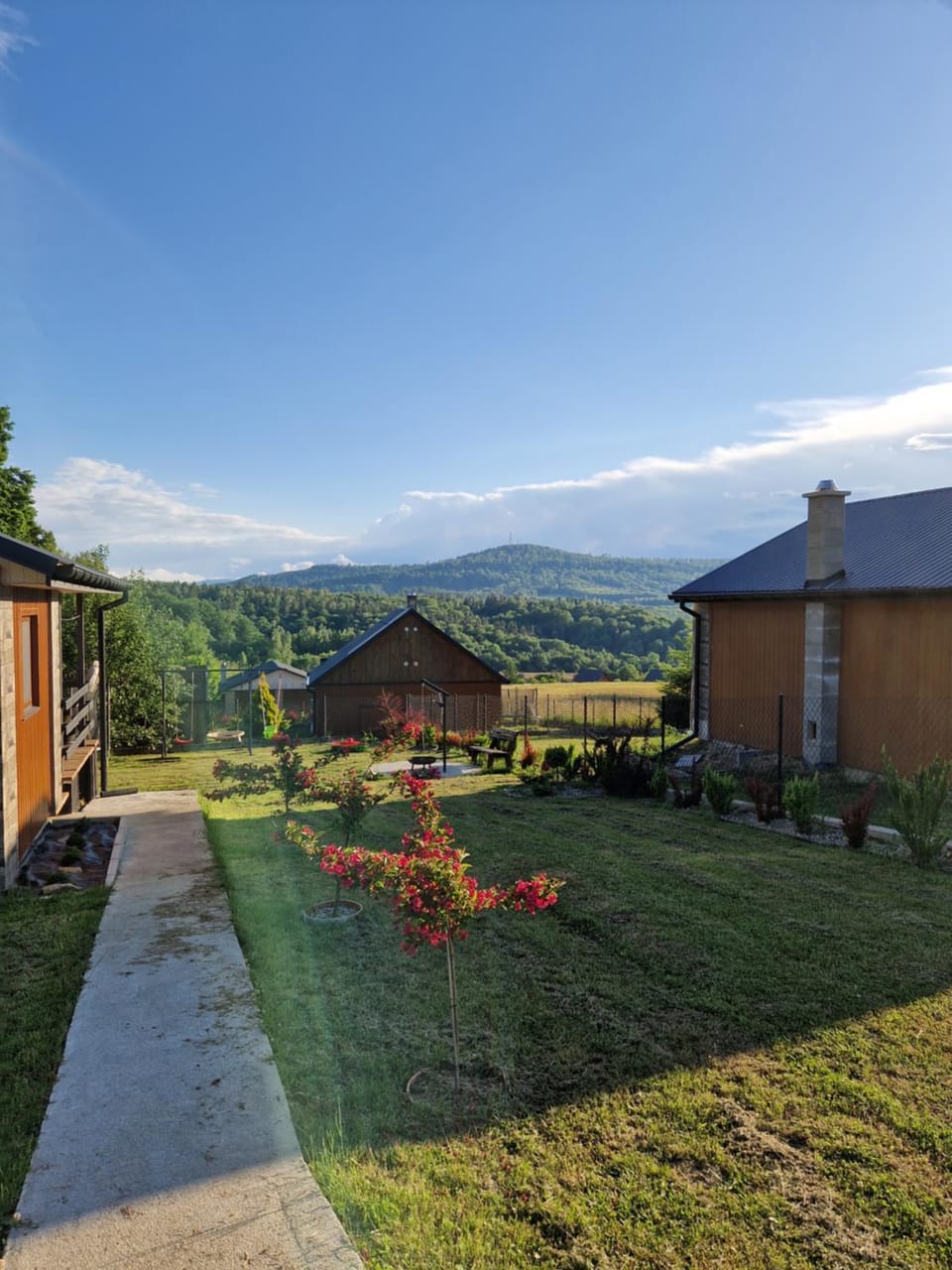 BBQ facilities, Garden view, Mountain view