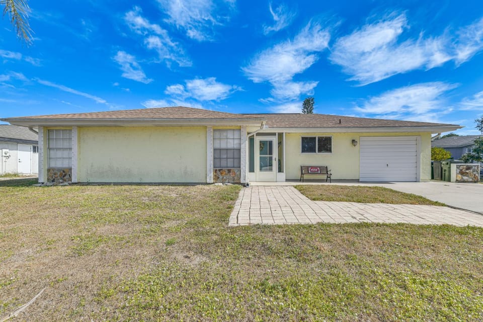 Fishing Dock & Grill: Pet-Friendly North Port Home House in North Port