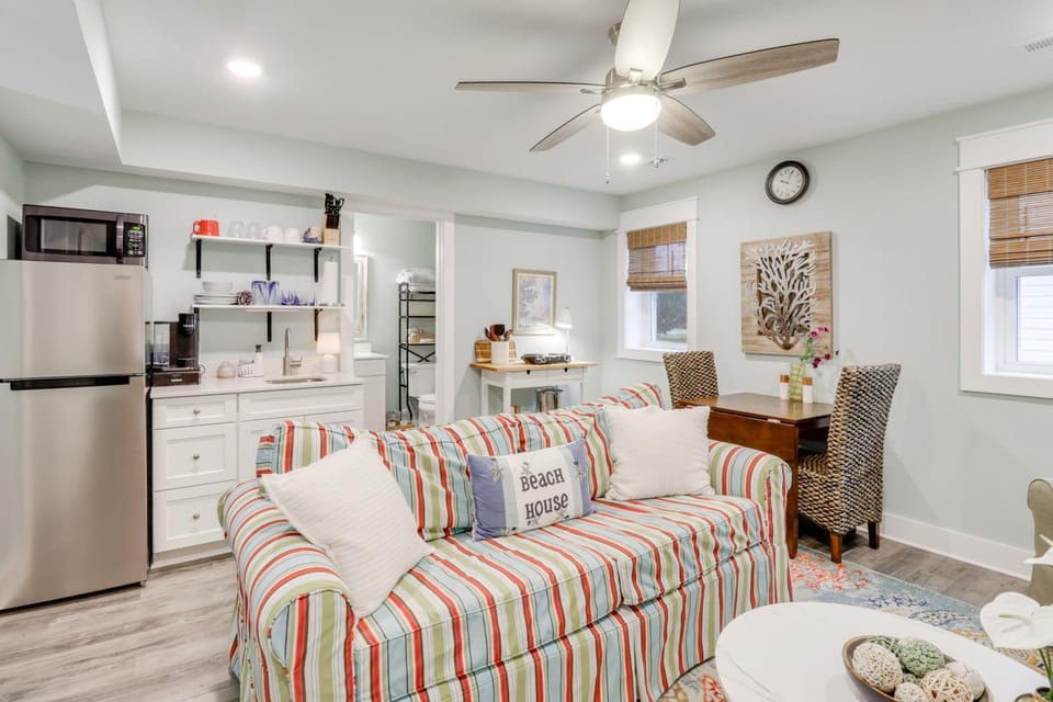 Walk to Beach: Apt w/ Private Hot Tub! Apartment in Kill Devil Hills