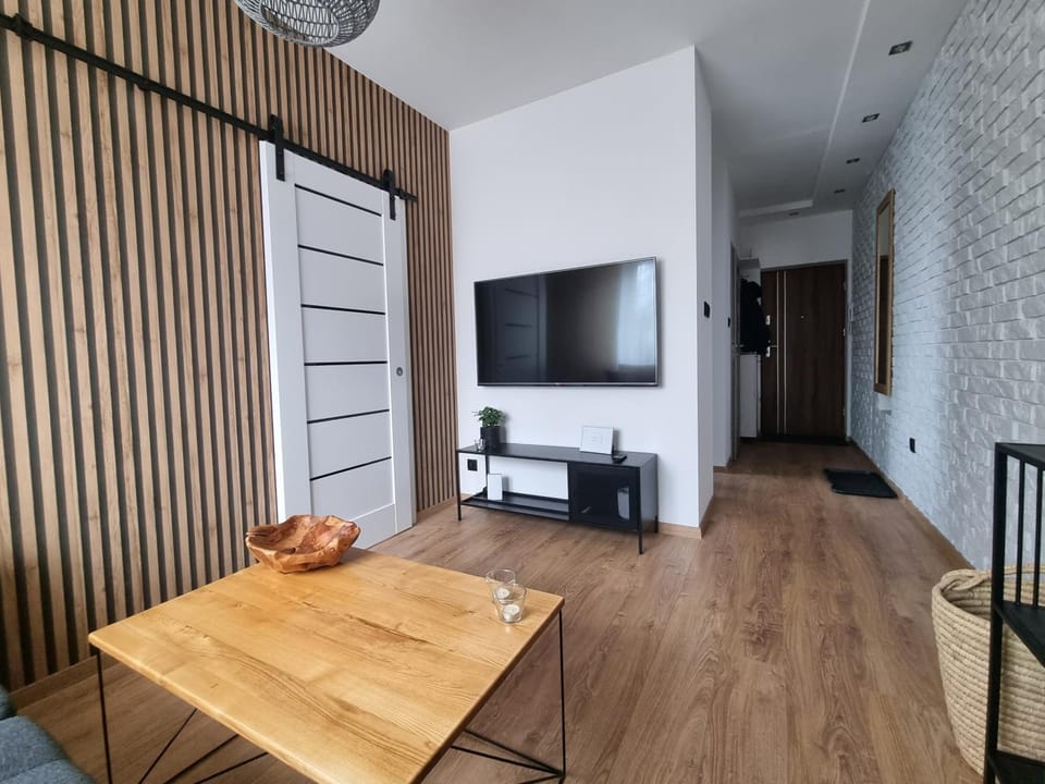 TV and multimedia, Living room, Seating area, Evening entertainment